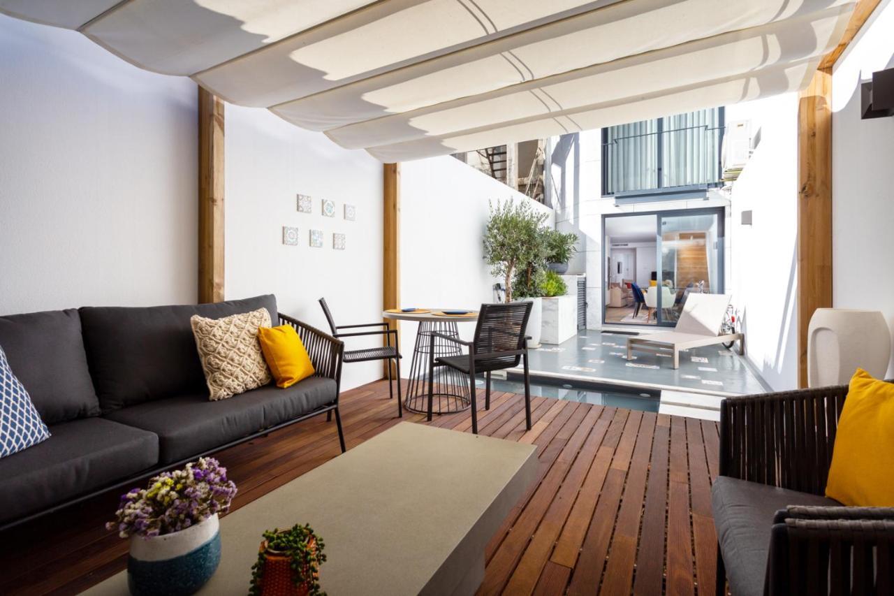 Stupendo- Two Rooms, Patio With Refreshing Pond-Center-Air Conditioning-Free Park リスボン エクステリア 写真