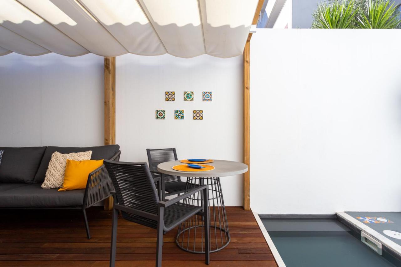 Stupendo- Two Rooms, Patio With Refreshing Pond-Center-Air Conditioning-Free Park リスボン エクステリア 写真