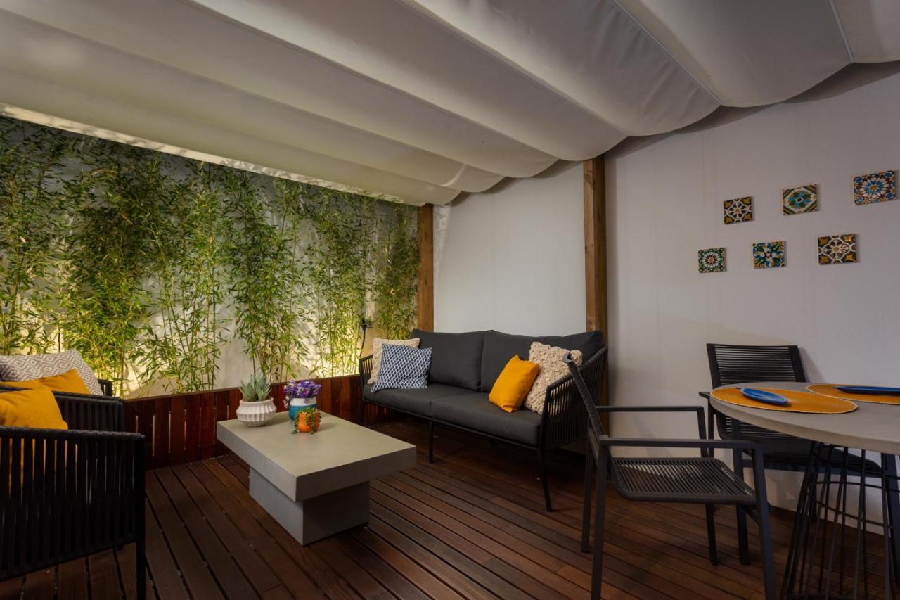Stupendo- Two Rooms, Patio With Refreshing Pond-Center-Air Conditioning-Free Park リスボン エクステリア 写真